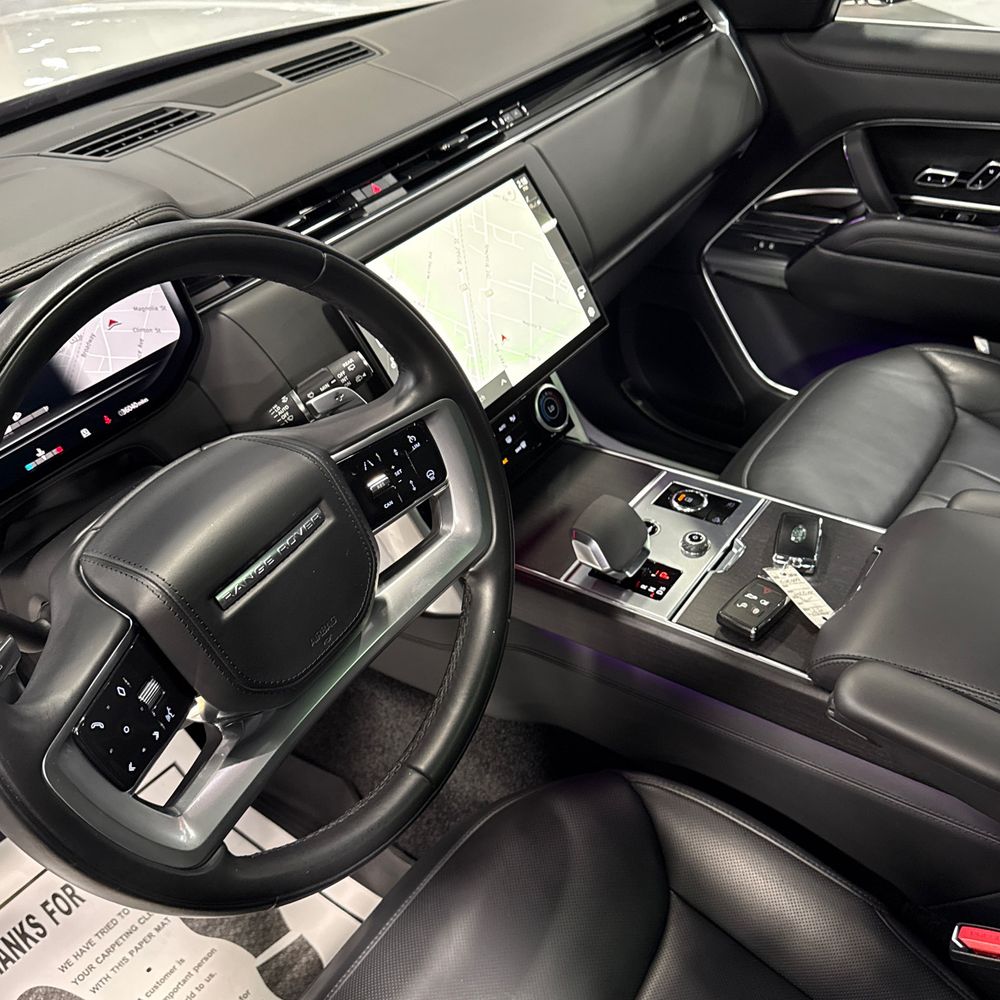 2023 Land Rover Range Rover P530 SE LWB