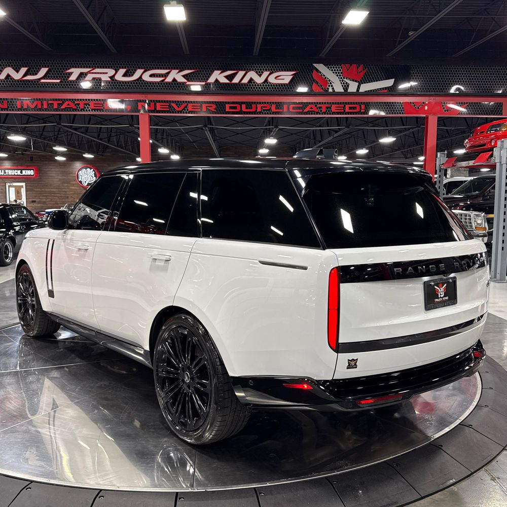 2023 Land Rover Range Rover P530 SE LWB