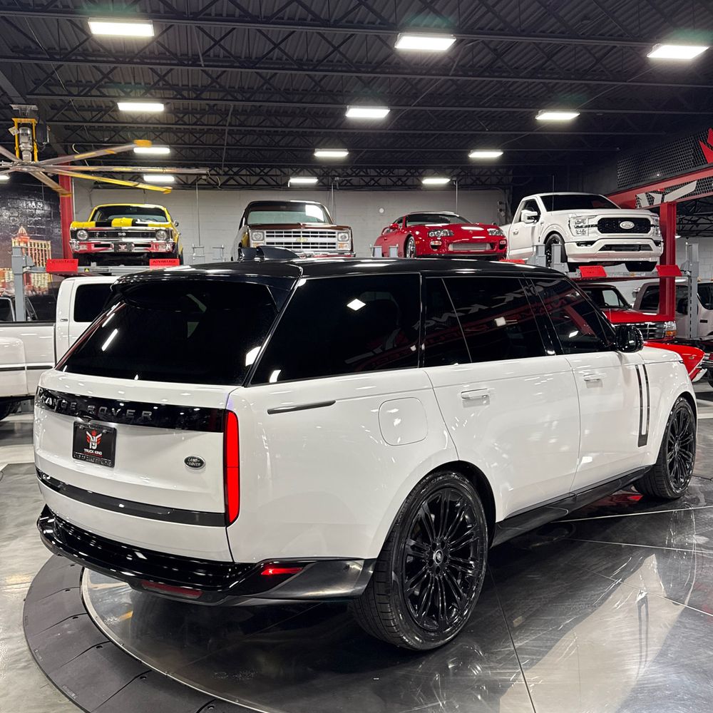 2023 Land Rover Range Rover P530 SE LWB