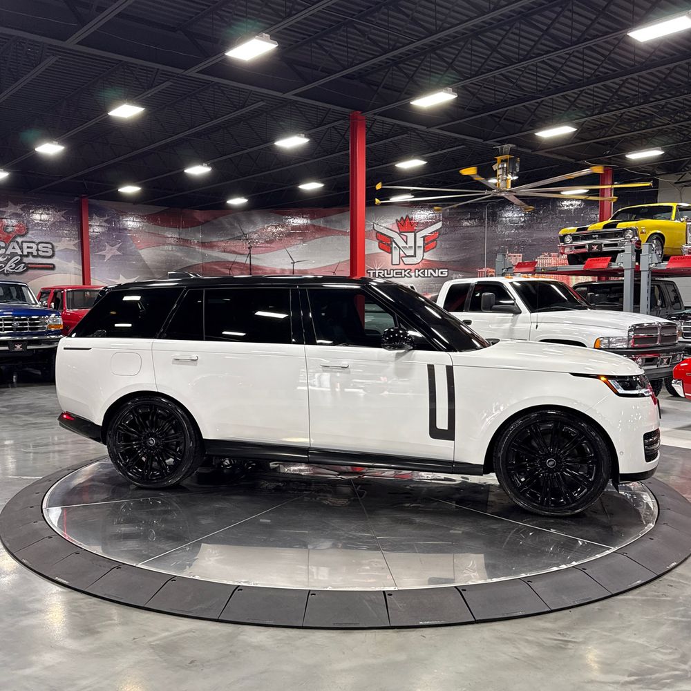 2023 Land Rover Range Rover P530 SE LWB