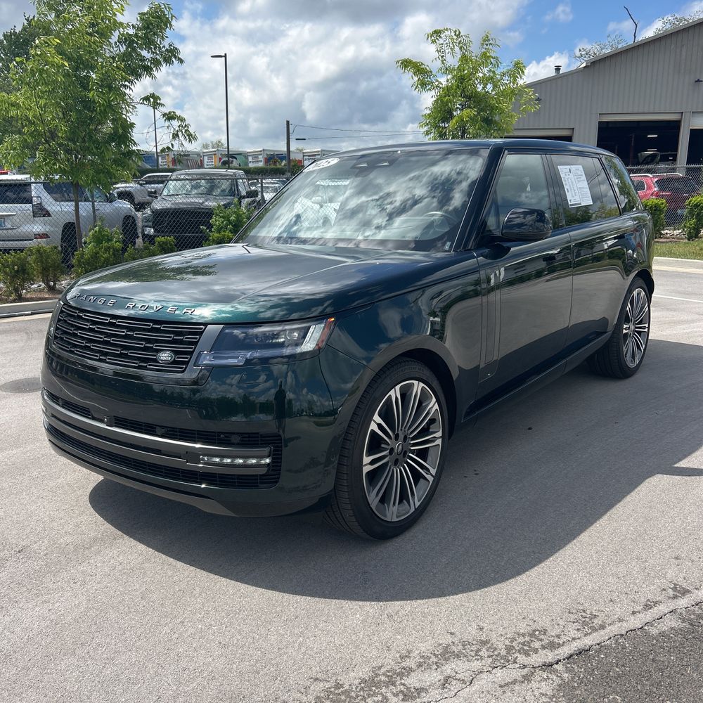 2025 Land Rover Range Rover P530 SE LWB