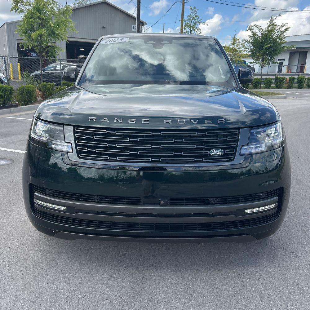 2025 Land Rover Range Rover P530 SE LWB