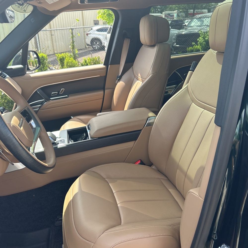 2025 Land Rover Range Rover P530 SE LWB