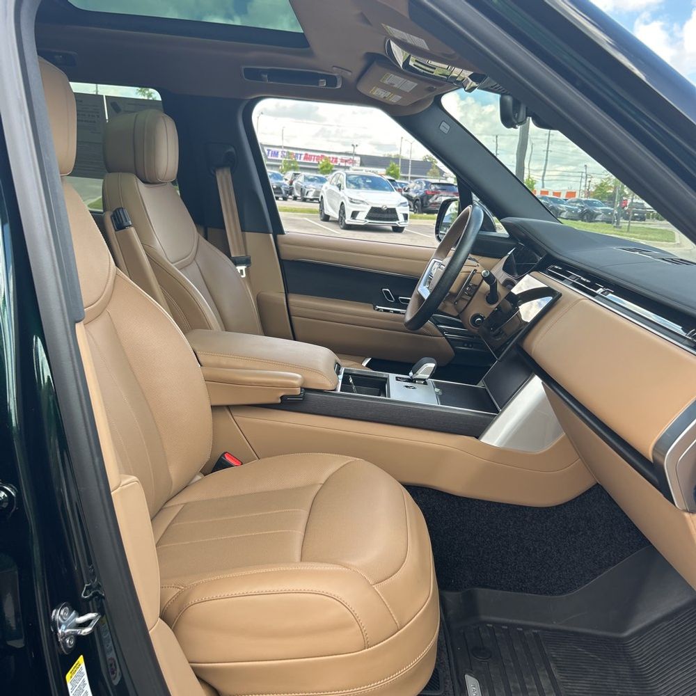 2025 Land Rover Range Rover P530 SE LWB