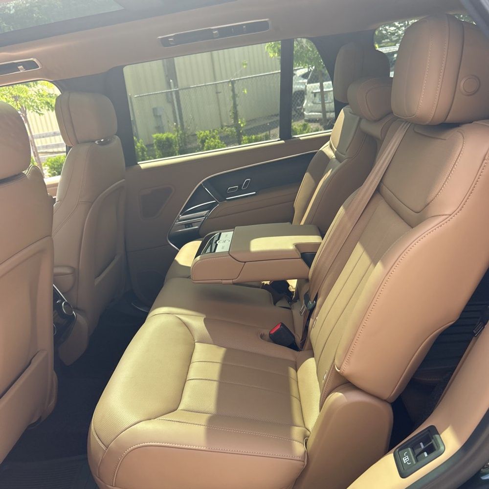 2025 Land Rover Range Rover P530 SE LWB