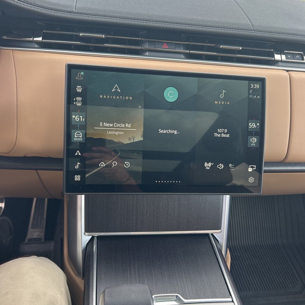2025 Land Rover Range Rover P530 SE LWB
