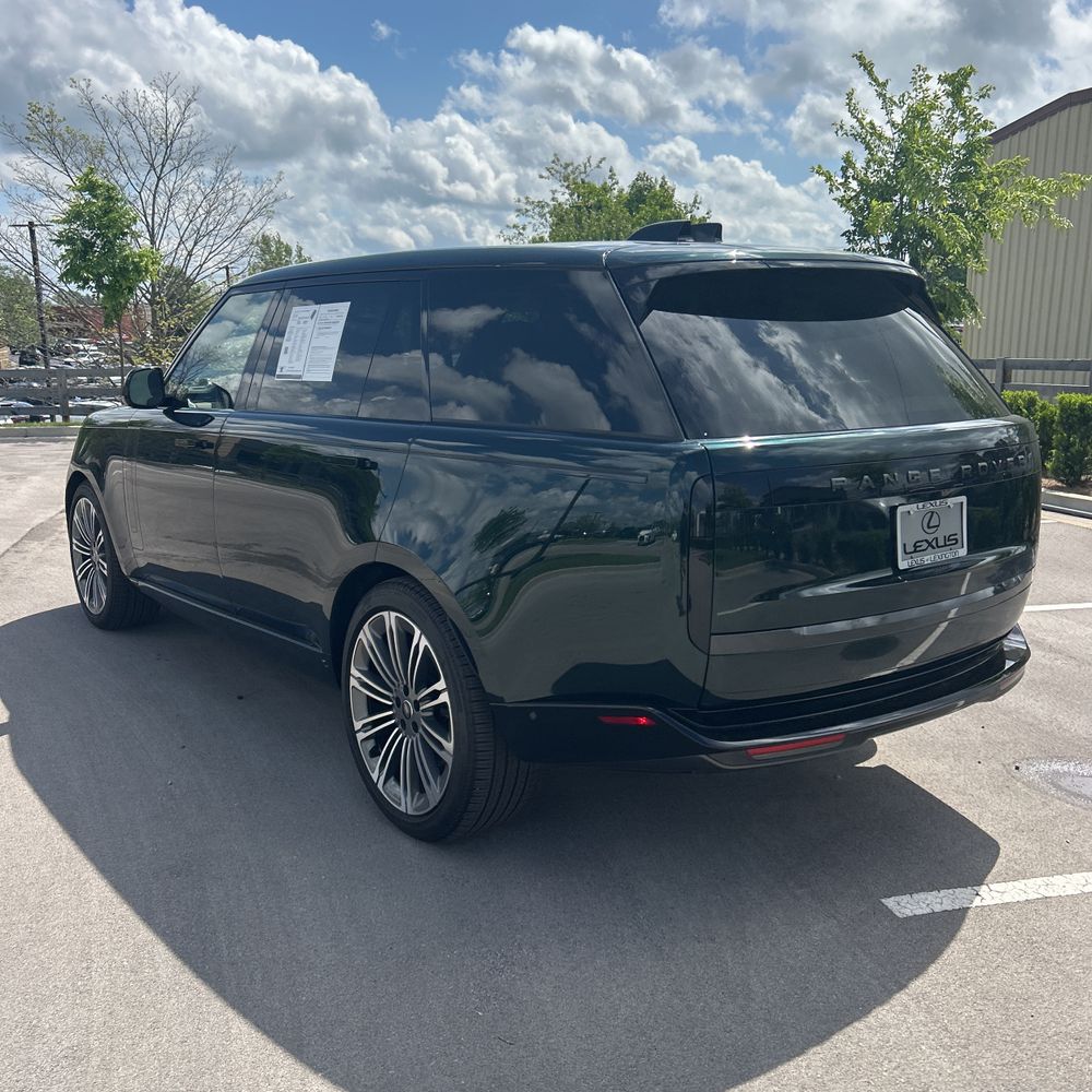 2025 Land Rover Range Rover P530 SE LWB