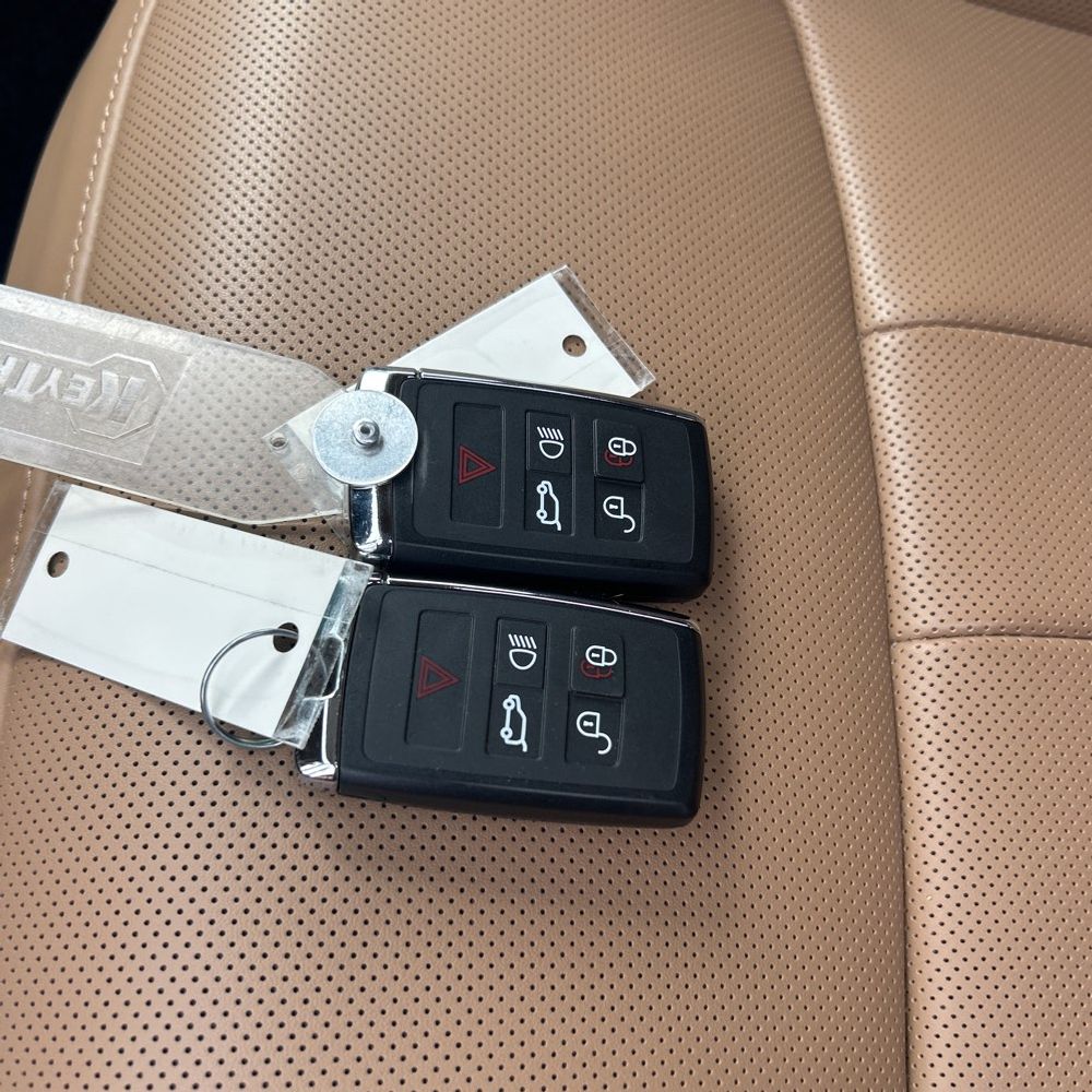 2025 Land Rover Range Rover P530 SE LWB