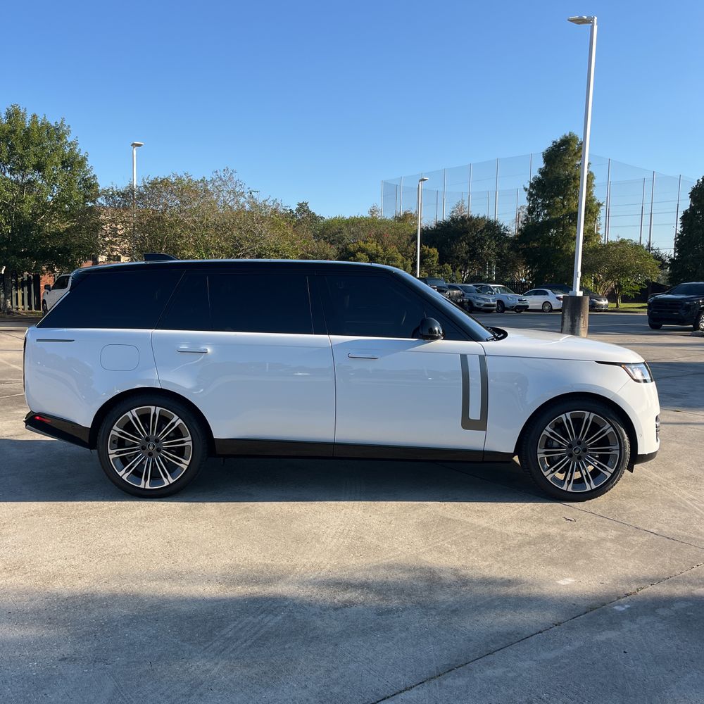 2024 Land Rover Range Rover SE P400