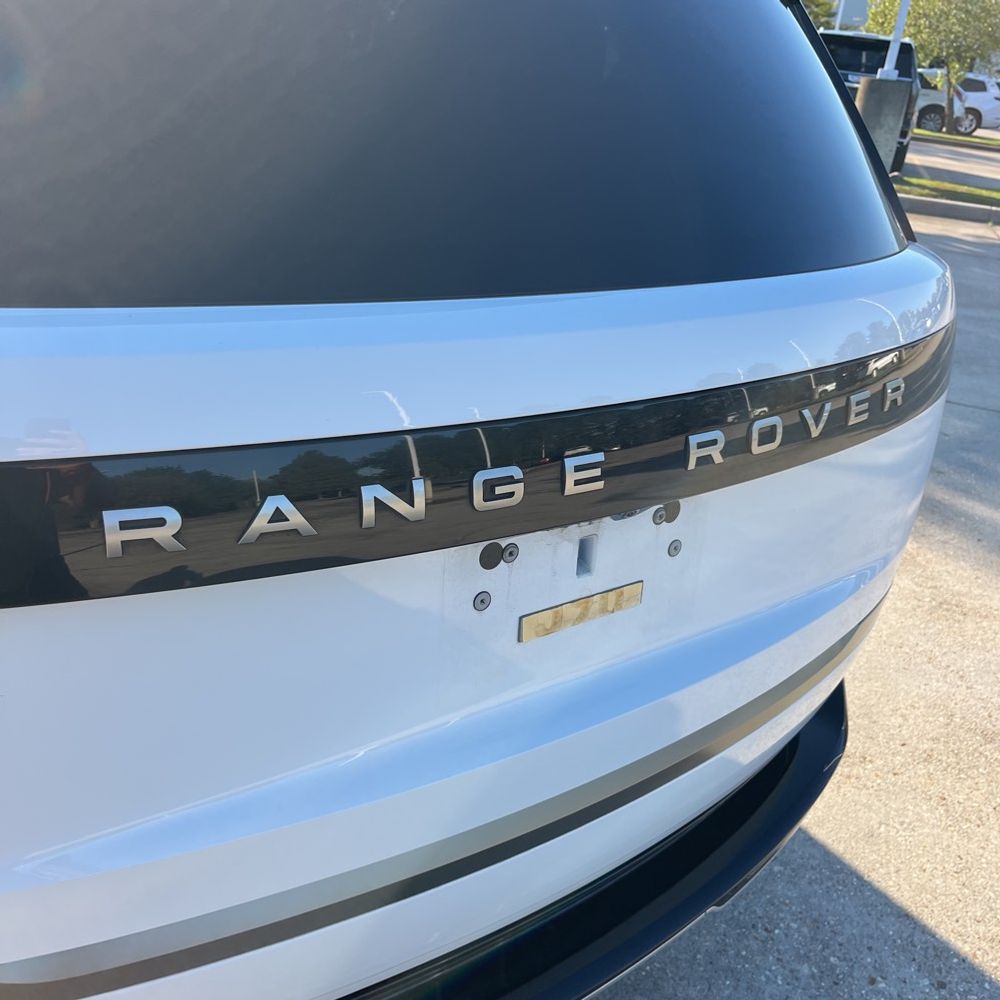 2024 Land Rover Range Rover SE P400
