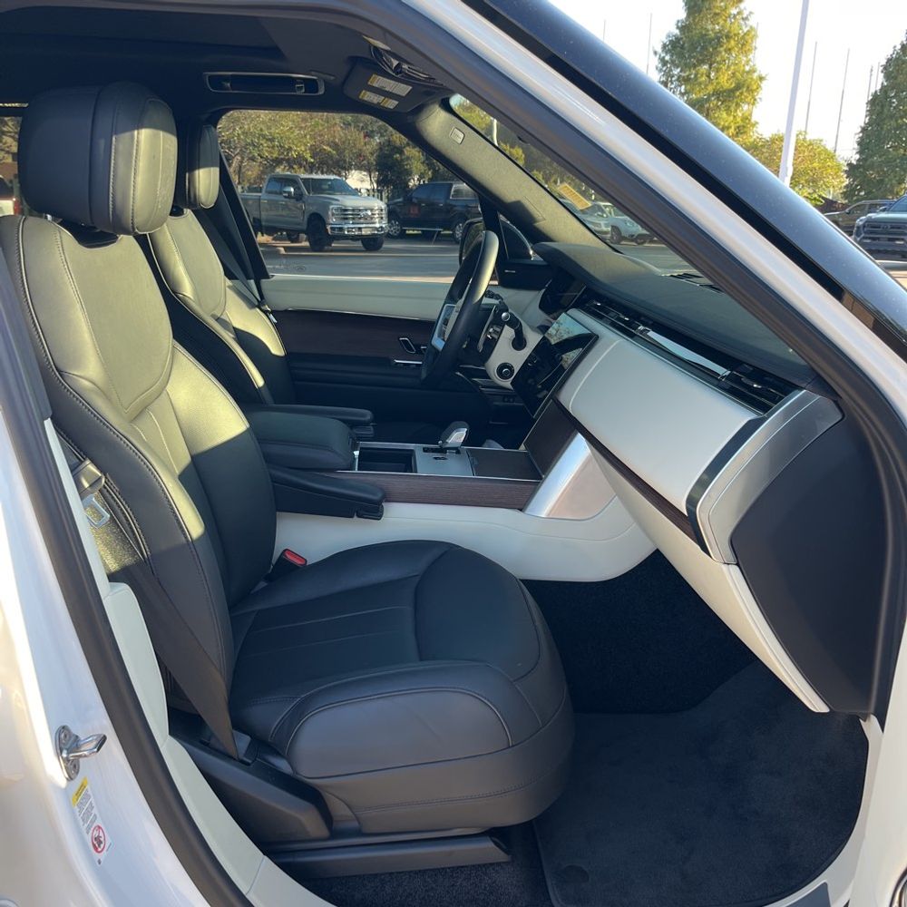 2024 Land Rover Range Rover SE P400