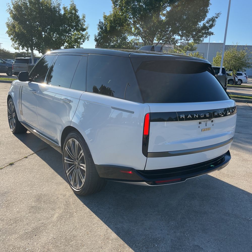 2024 Land Rover Range Rover SE P400