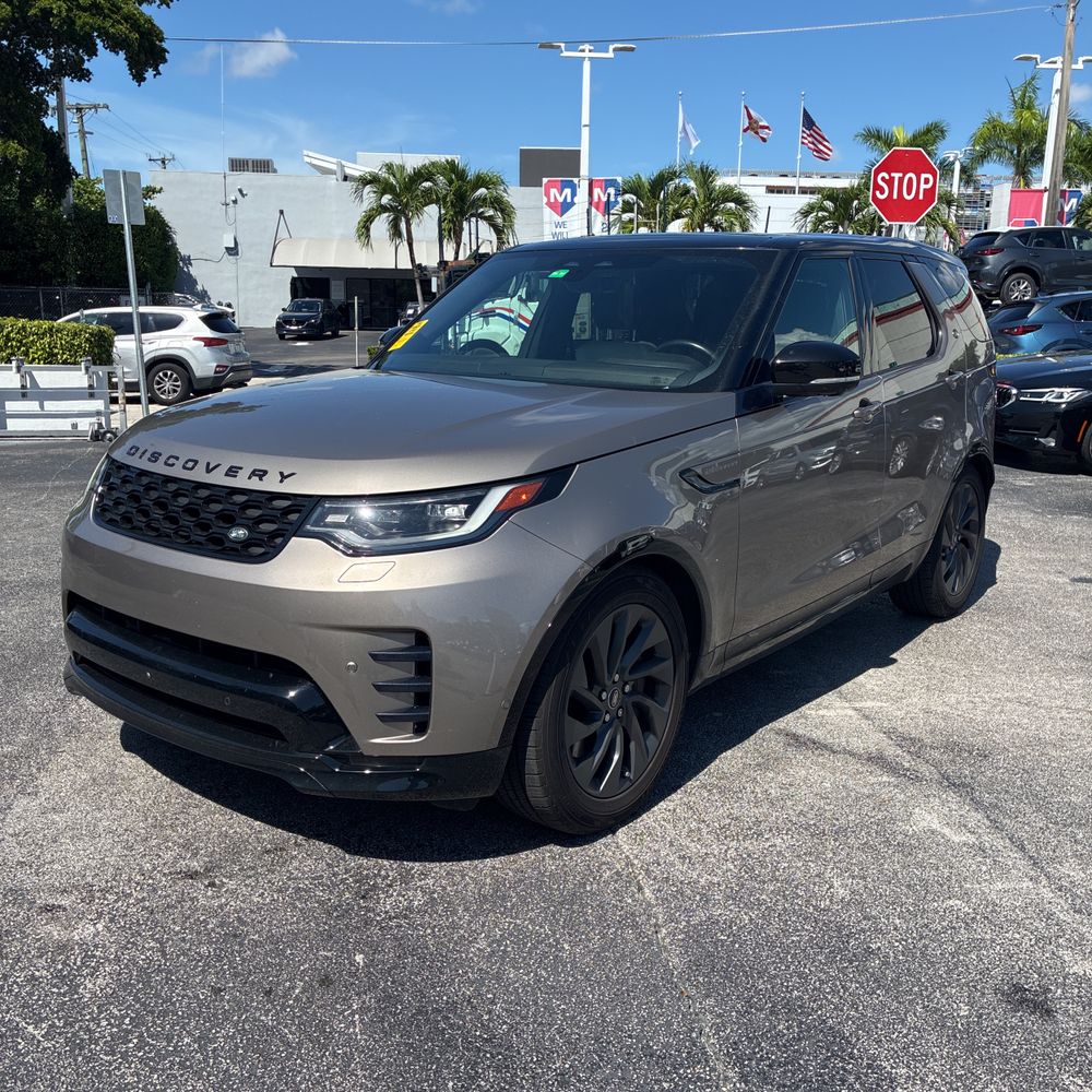 2023 Land Rover Discovery P360 R-Dynamic S