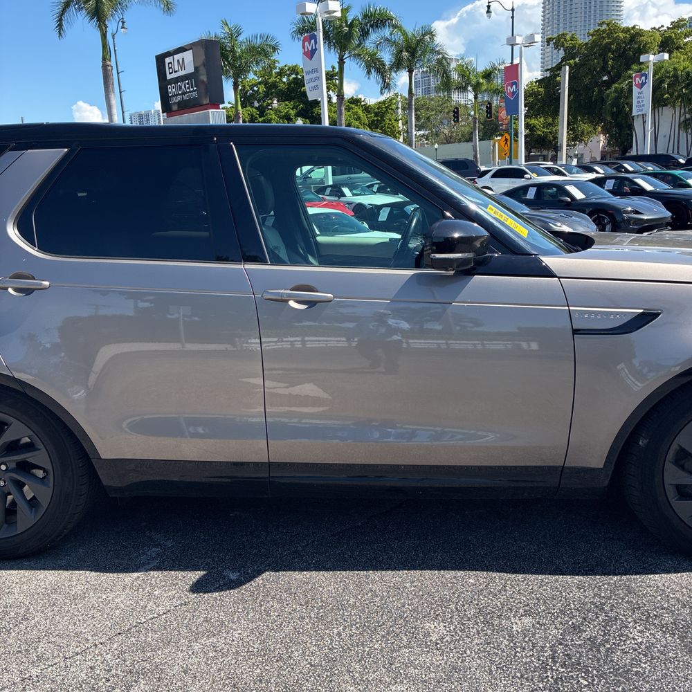 2023 Land Rover Discovery P360 R-Dynamic S