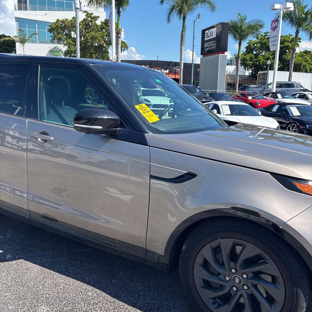 2023 Land Rover Discovery P360 R-Dynamic S