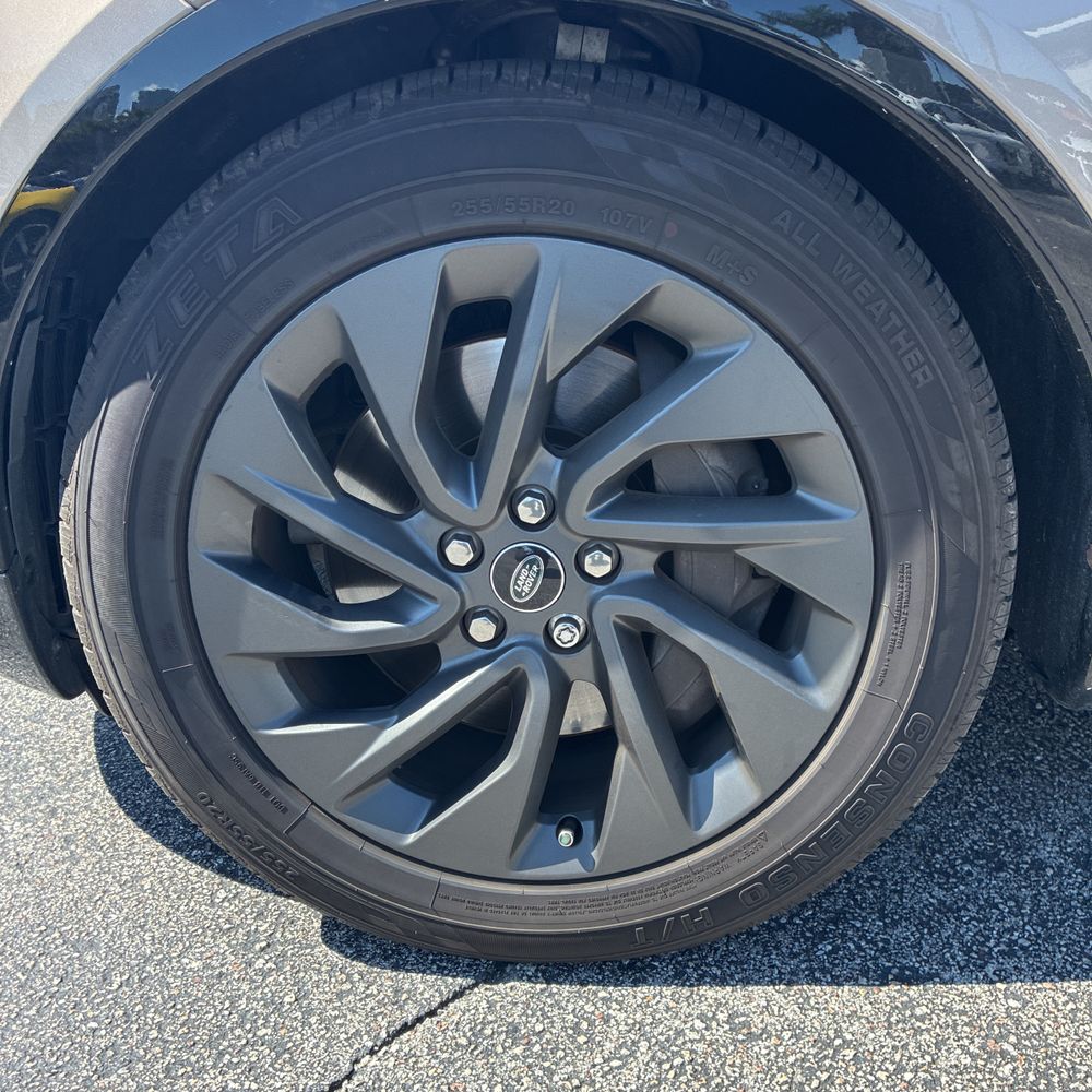 2023 Land Rover Discovery P360 R-Dynamic S