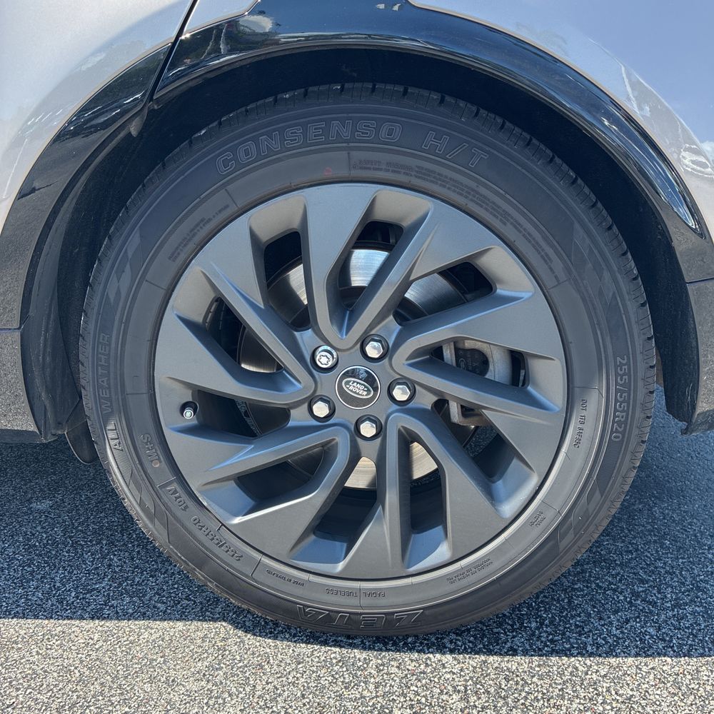 2023 Land Rover Discovery P360 R-Dynamic S