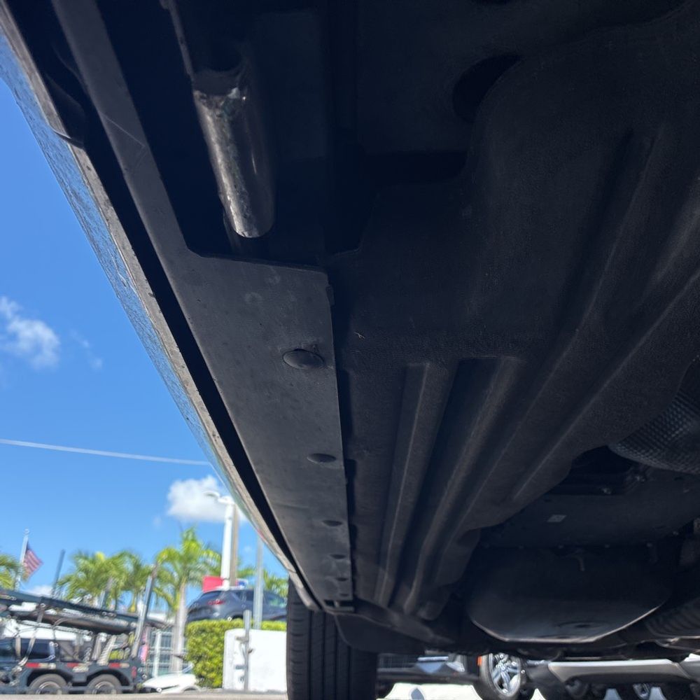 2023 Land Rover Discovery P360 R-Dynamic S