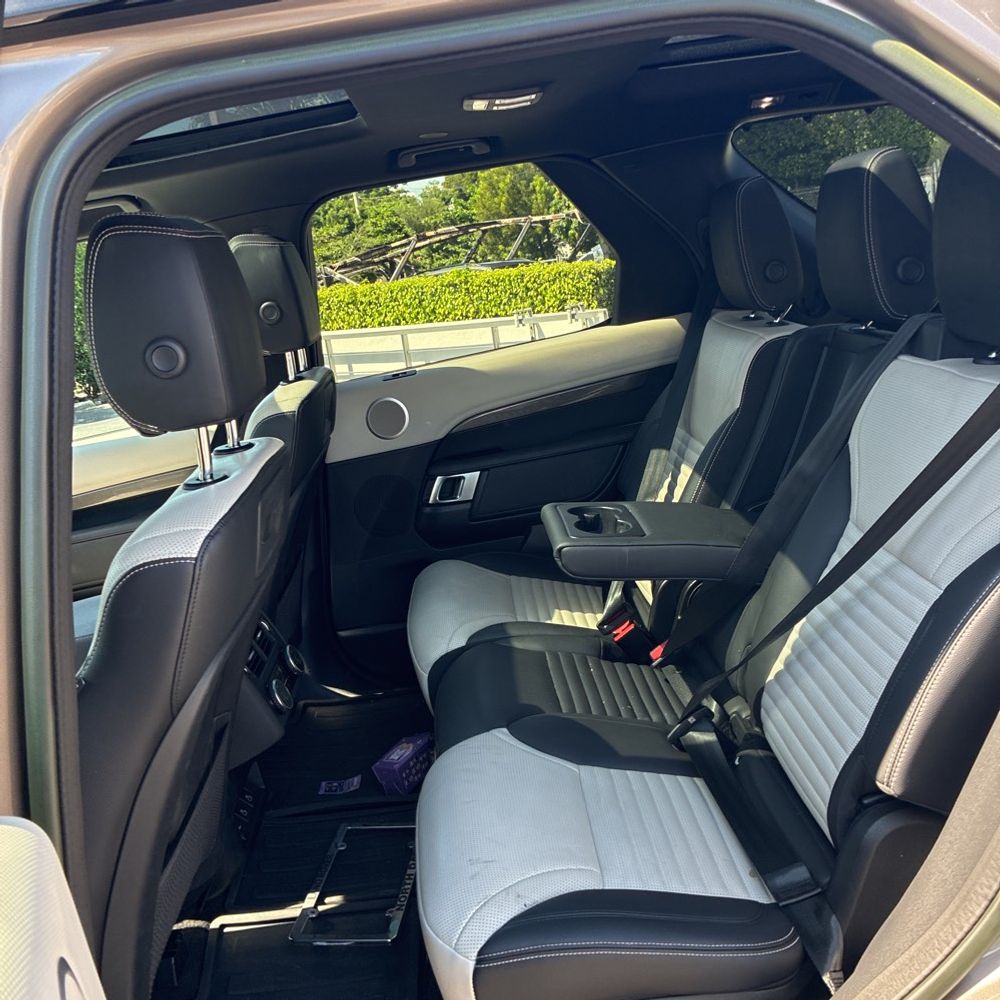 2023 Land Rover Discovery P360 R-Dynamic S