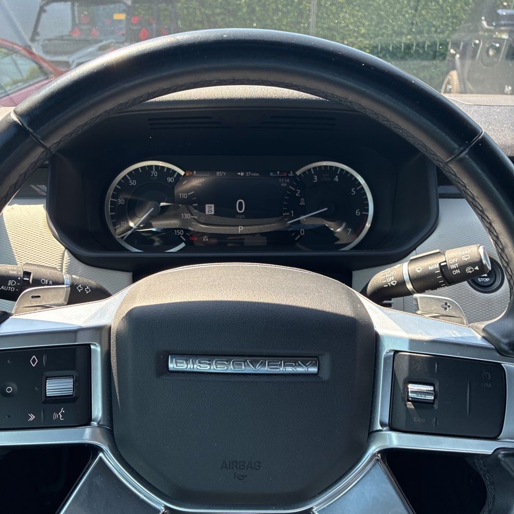 2023 Land Rover Discovery P360 R-Dynamic S
