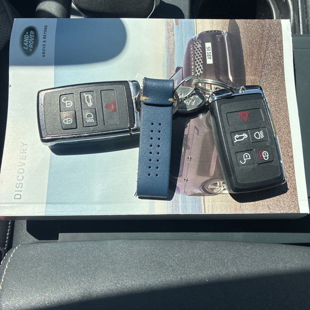 2023 Land Rover Discovery P360 R-Dynamic S