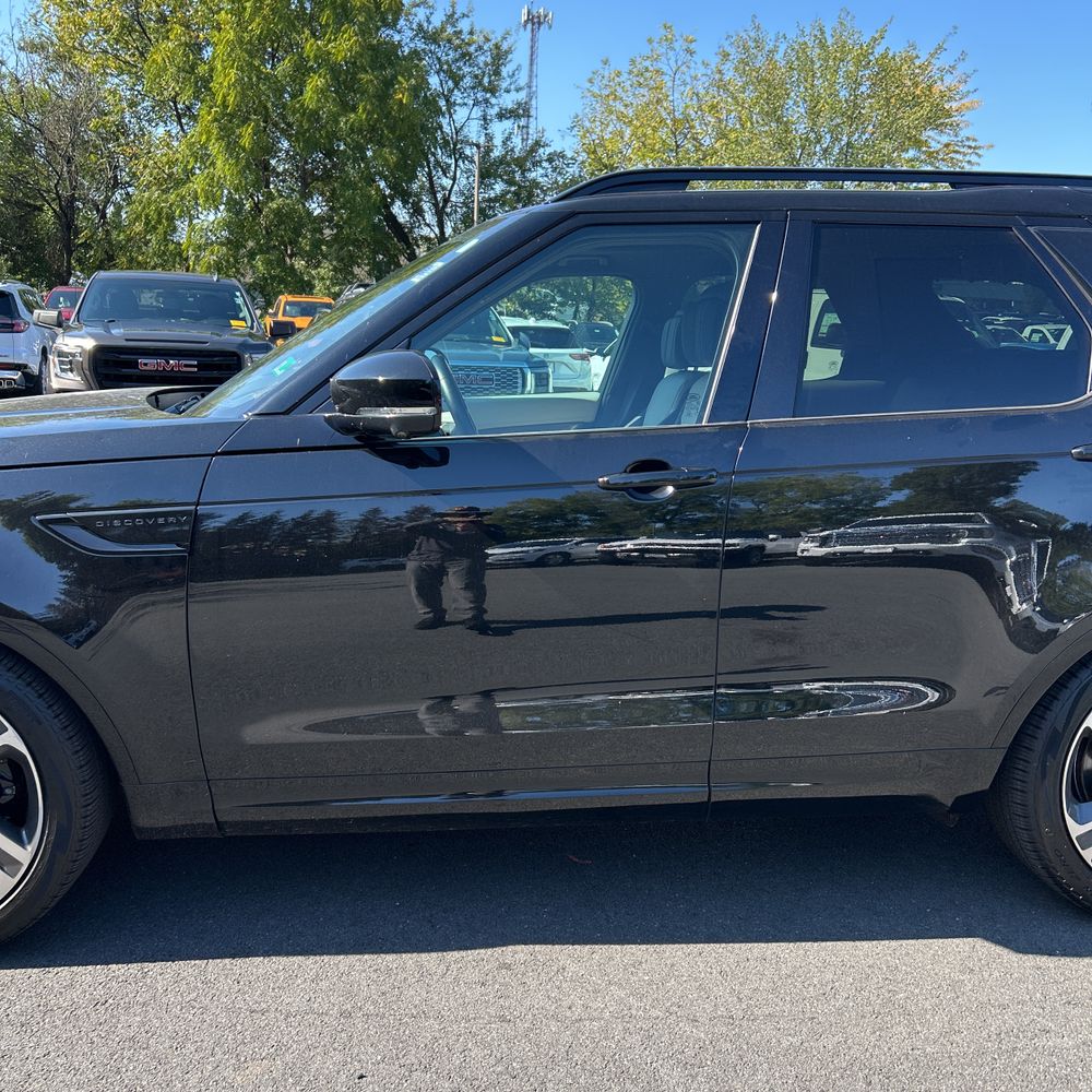 2023 Land Rover Discovery P360 Metropolitan Ed