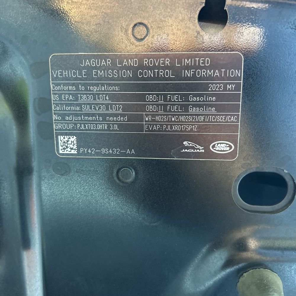 2023 Land Rover Discovery P360 Metropolitan Ed