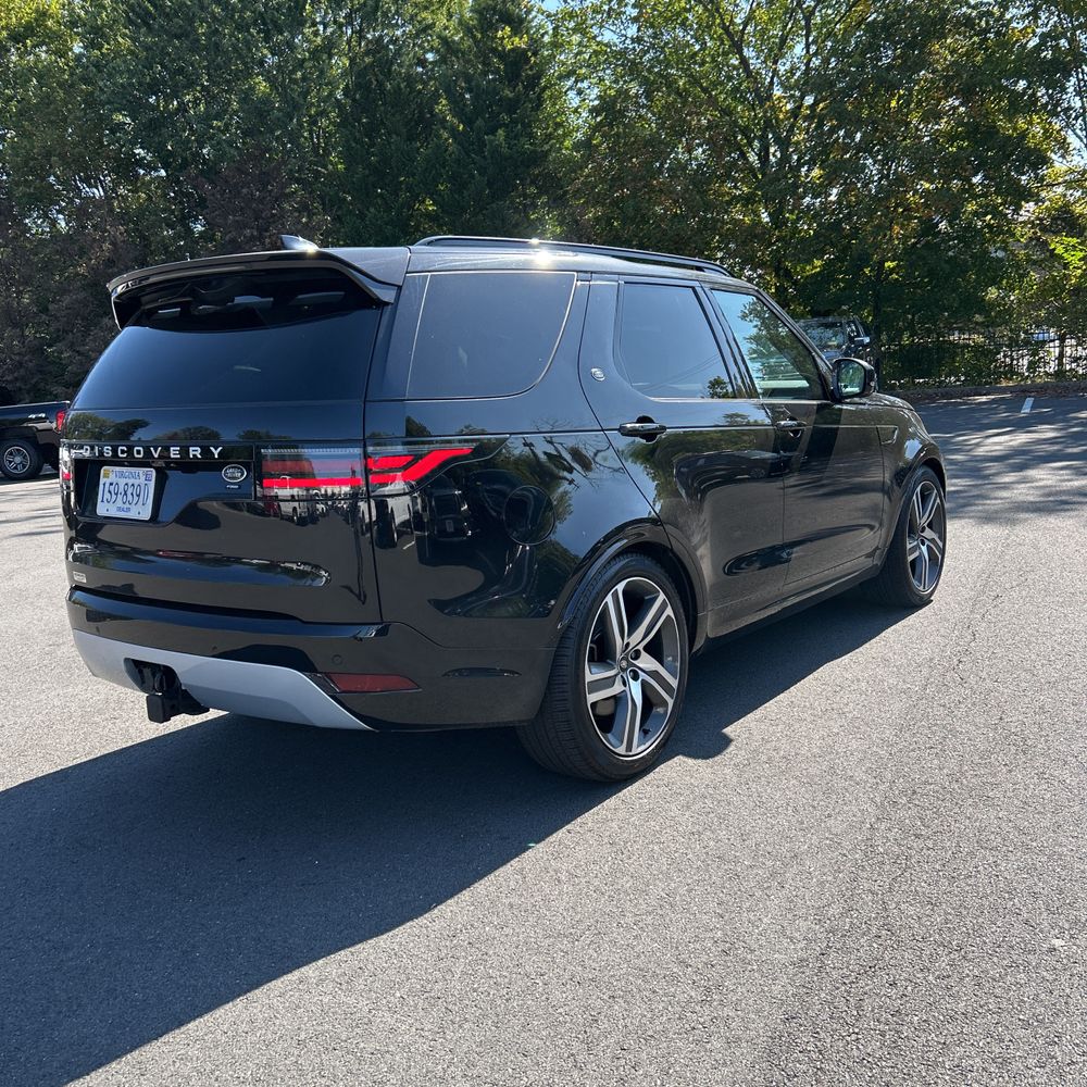 2023 Land Rover Discovery P360 Metropolitan Ed