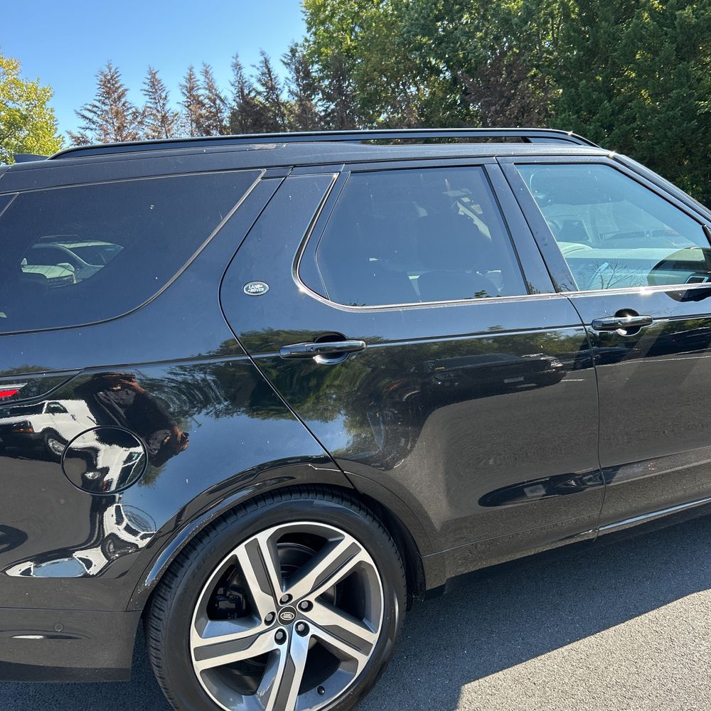2023 Land Rover Discovery P360 Metropolitan Ed