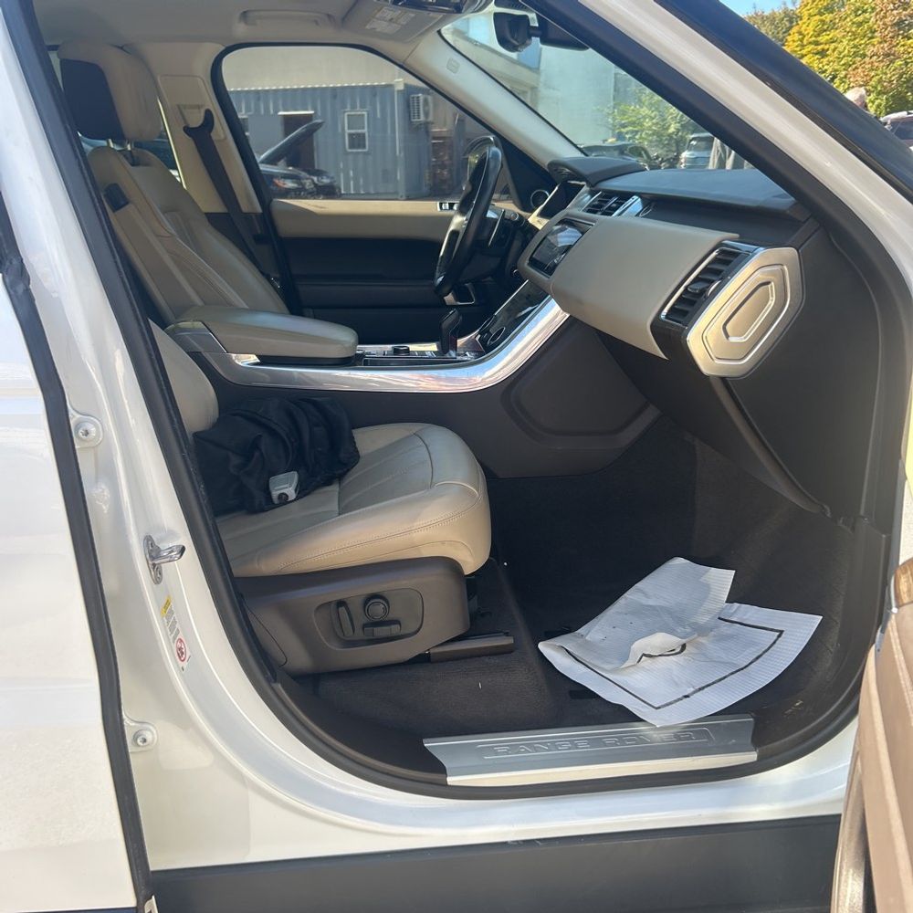 2022 Land Rover Range Rover Sport HSE Silver Edition