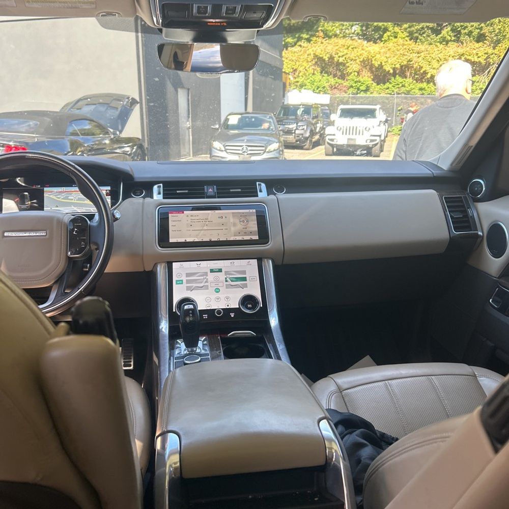 2022 Land Rover Range Rover Sport HSE Silver Edition