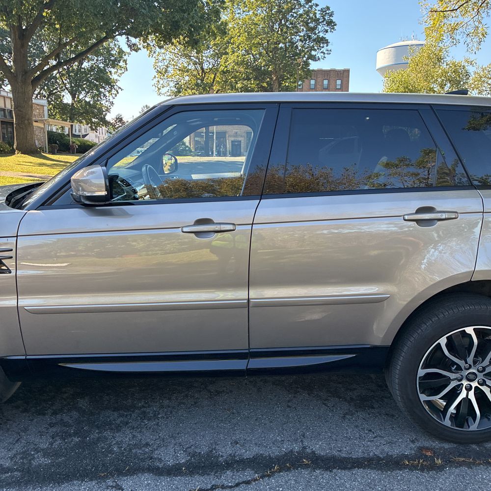 2022 Land Rover Range Rover Sport HSE Silver Edition 4D SUV