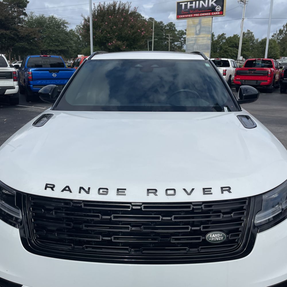 2025 Land Rover Range Rover Velar Dynamic SE P250