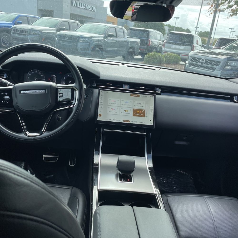 2025 Land Rover Range Rover Velar Dynamic SE P250