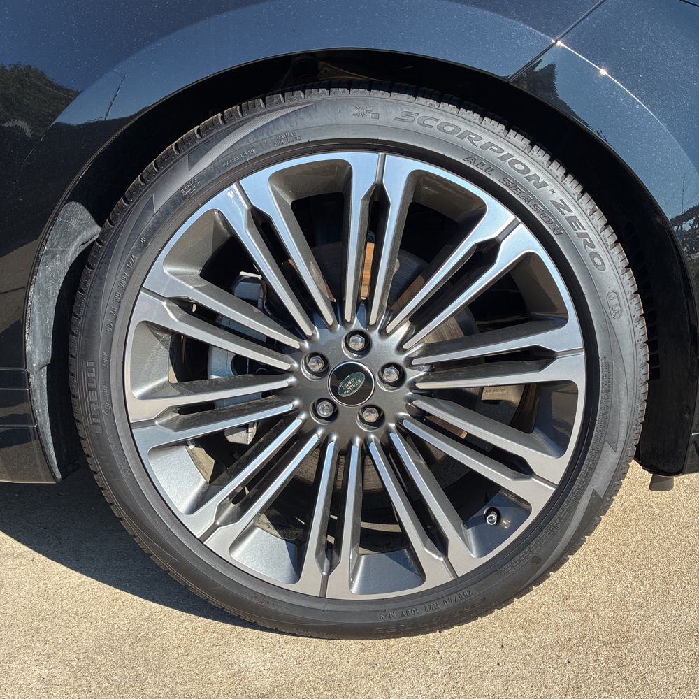 2025 Land Rover Range Rover Velar Dynamic HSE P400