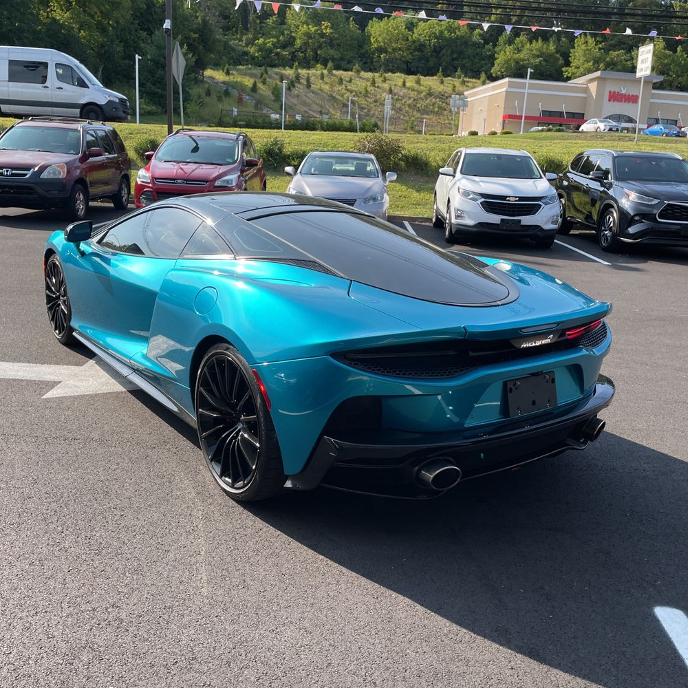 2023 McLaren GT Base