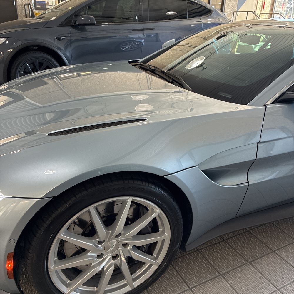 2020 Aston Martin Vantage Base
