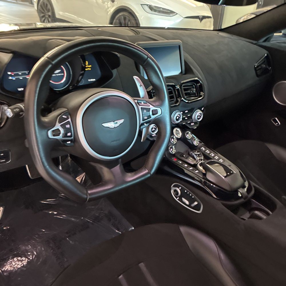 2020 Aston Martin Vantage Base