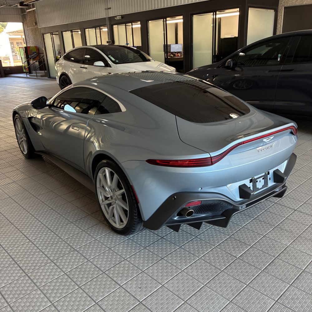 2020 Aston Martin Vantage Base