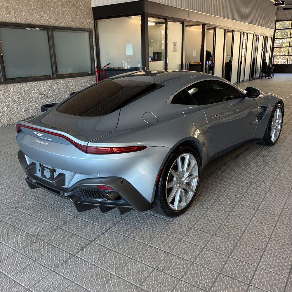 2020 Aston Martin Vantage Base