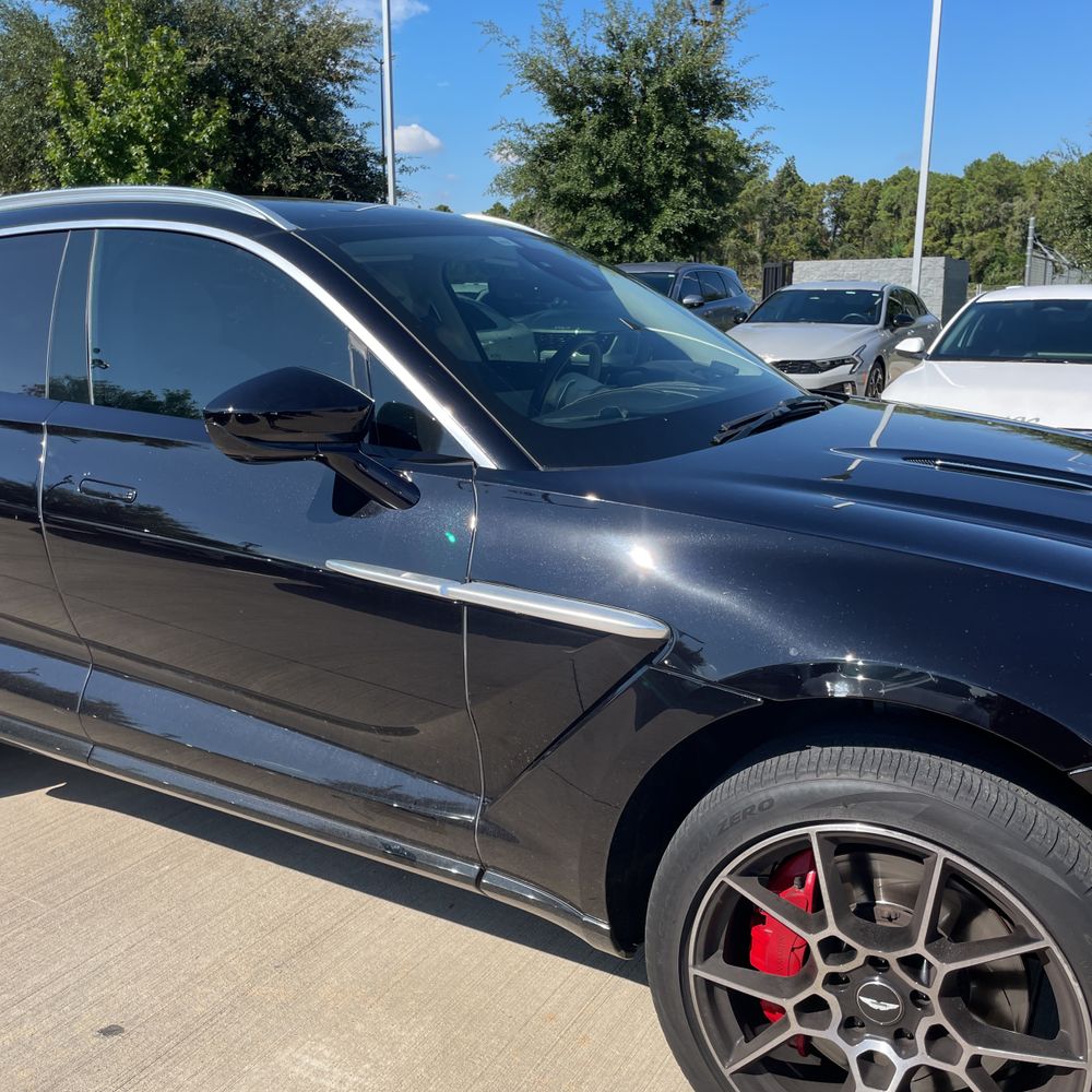 2021 Aston Martin DBX Base