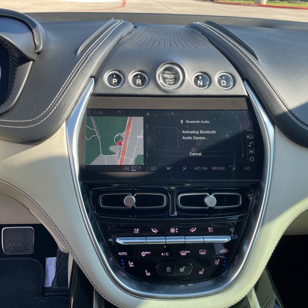 2021 Aston Martin DBX Base