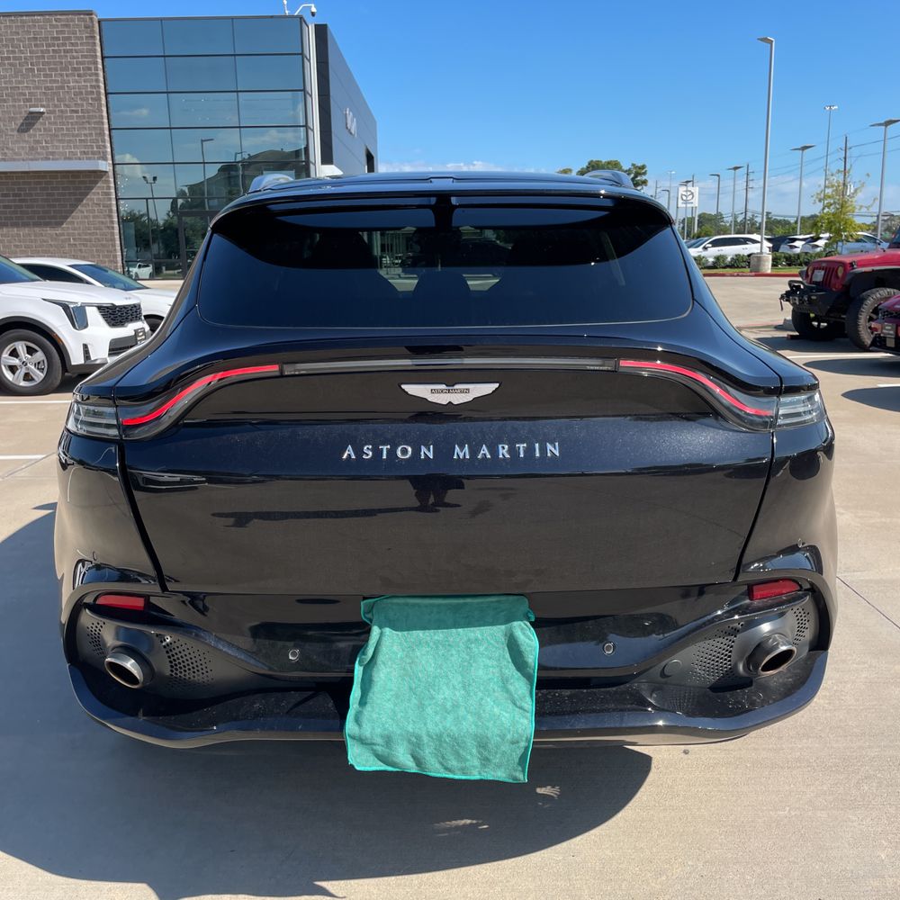 2021 Aston Martin DBX Base