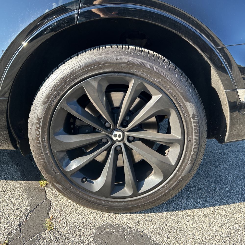 2017 Bentley Bentayga Base