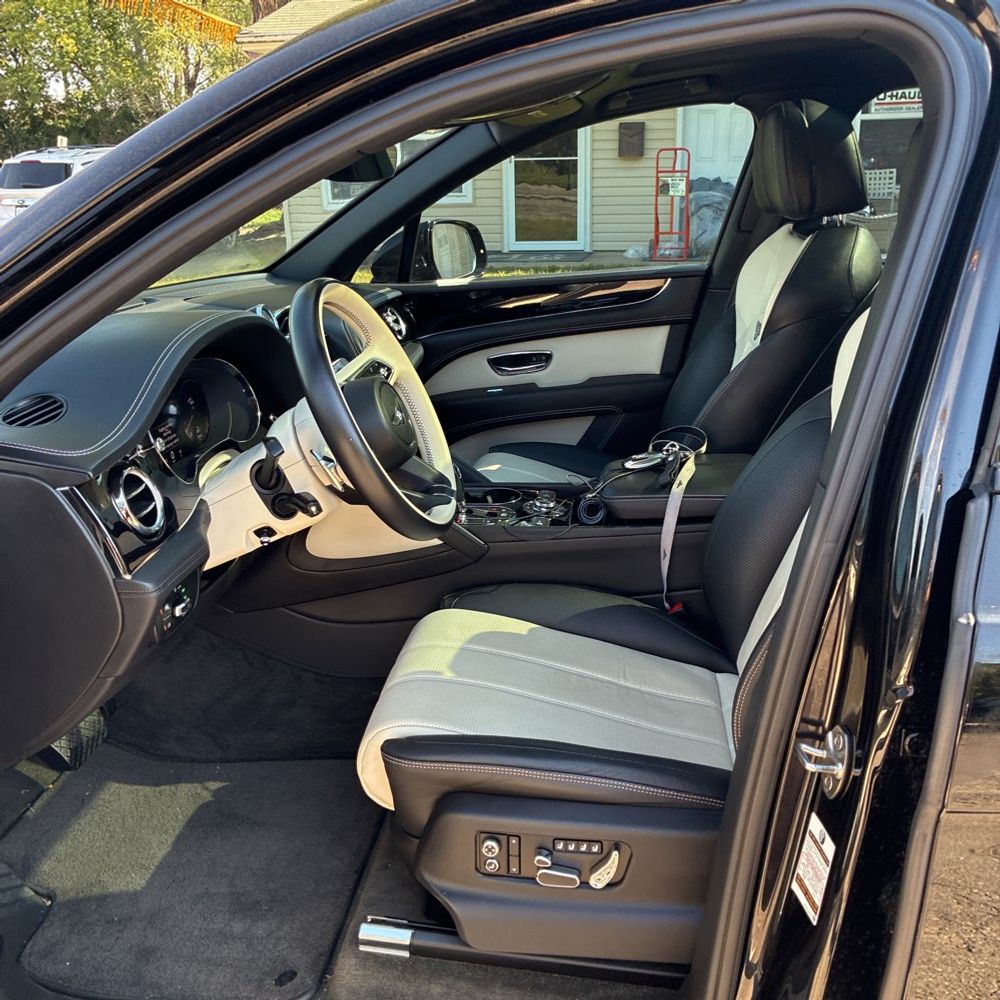 2021 Bentley Bentayga V8
