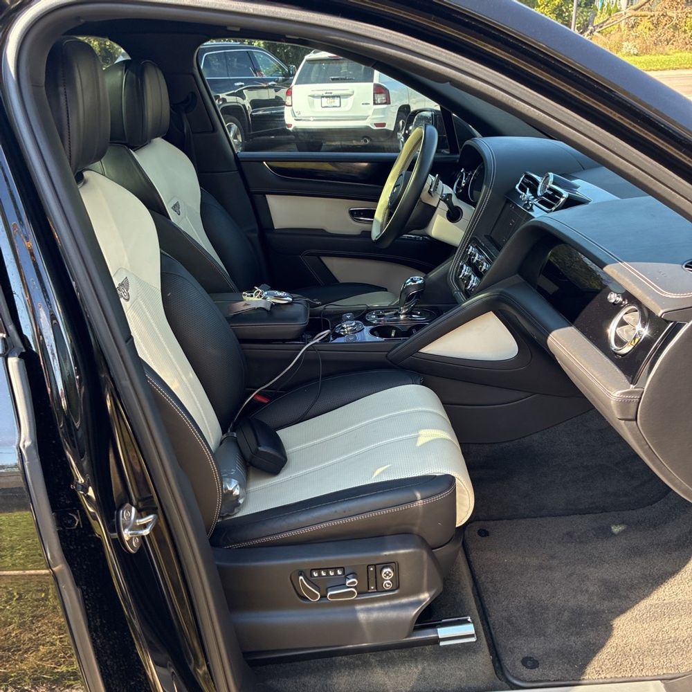 2021 Bentley Bentayga V8