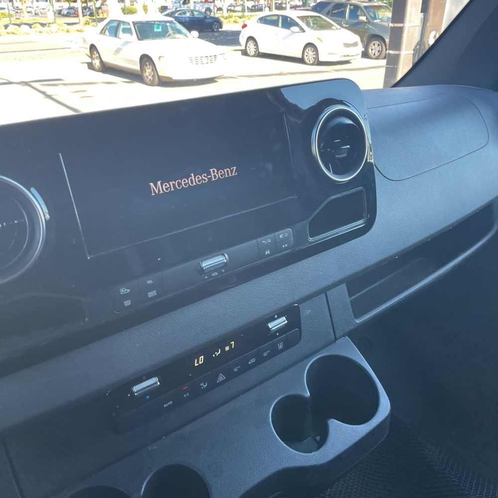 2024 Mercedes-Benz Sprinter 2500