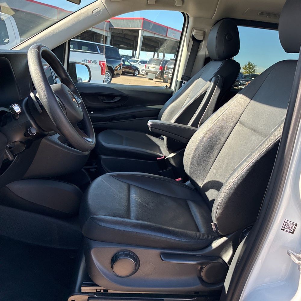 2023 Mercedes-Benz Metris Passenger