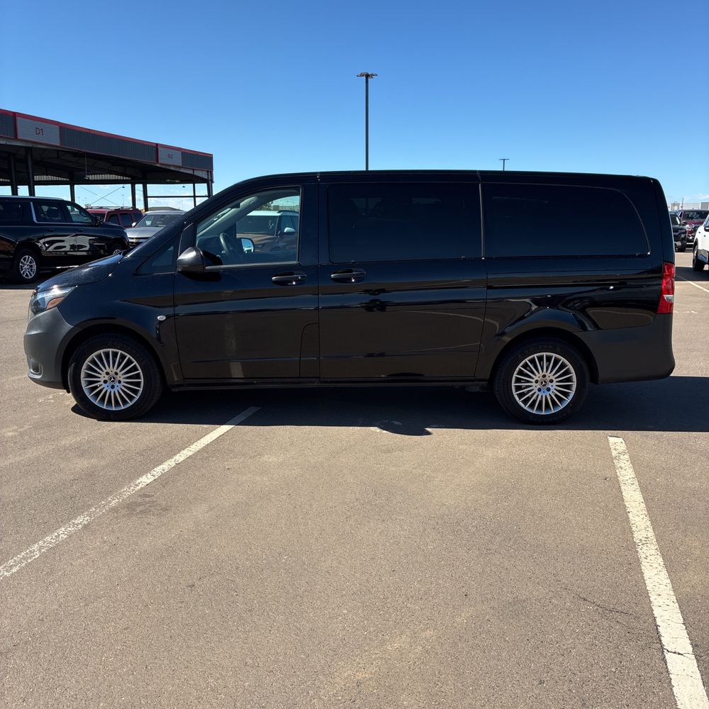 2023 Mercedes-Benz Metris Passenger