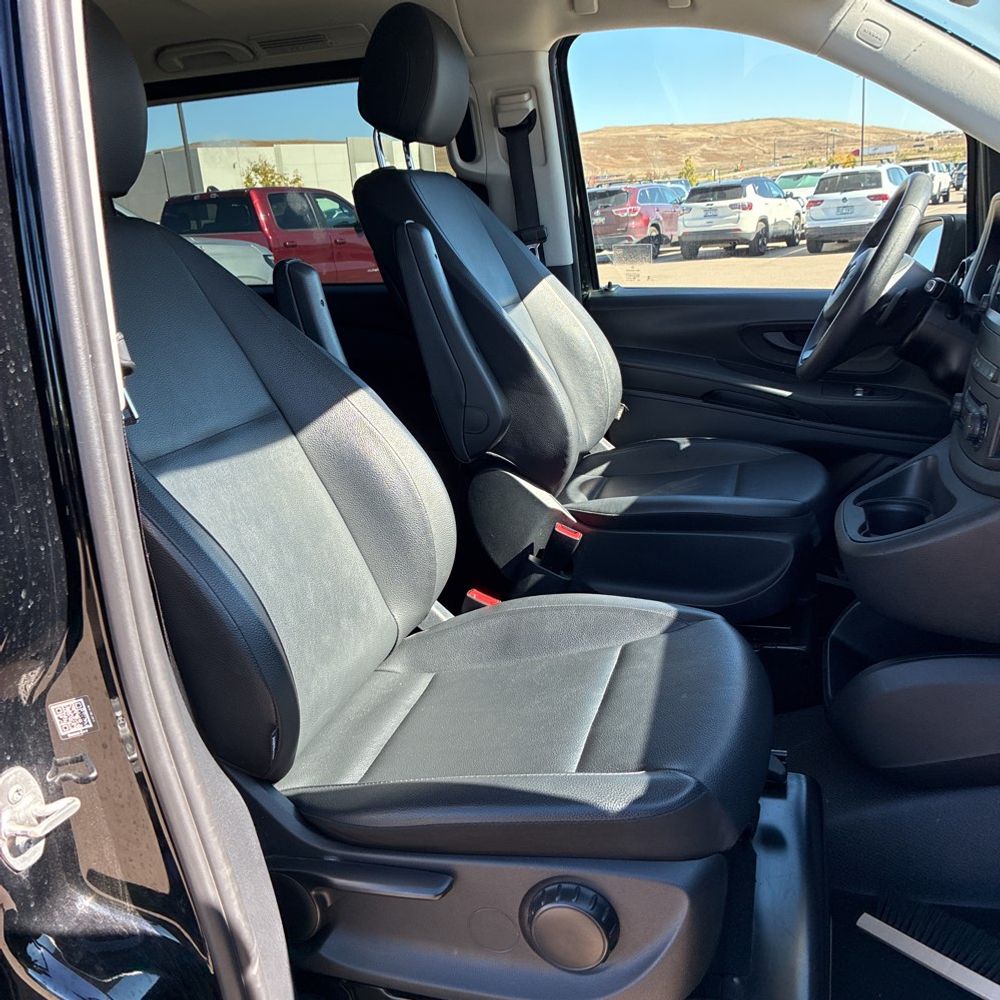 2023 Mercedes-Benz Metris Passenger